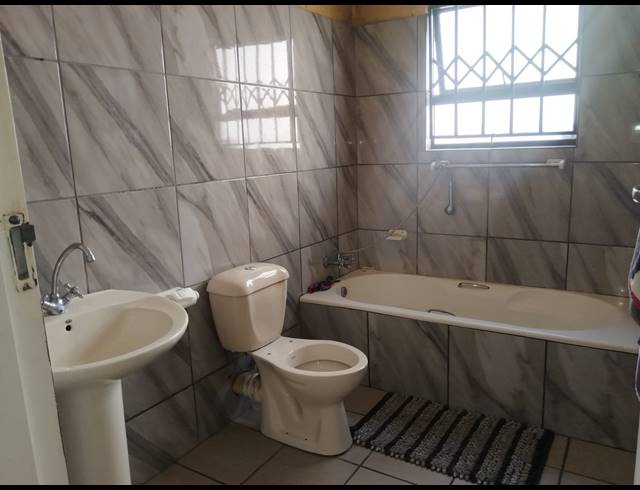 3 BEDROOM HOUSE FOR SALE IN GOLDEN GARDENS